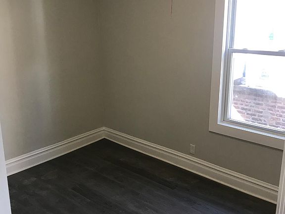 5th image of 1819 N Karlov Ave