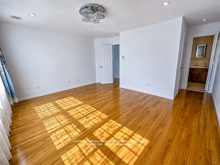 2ND FL - MASTER BEDROOM