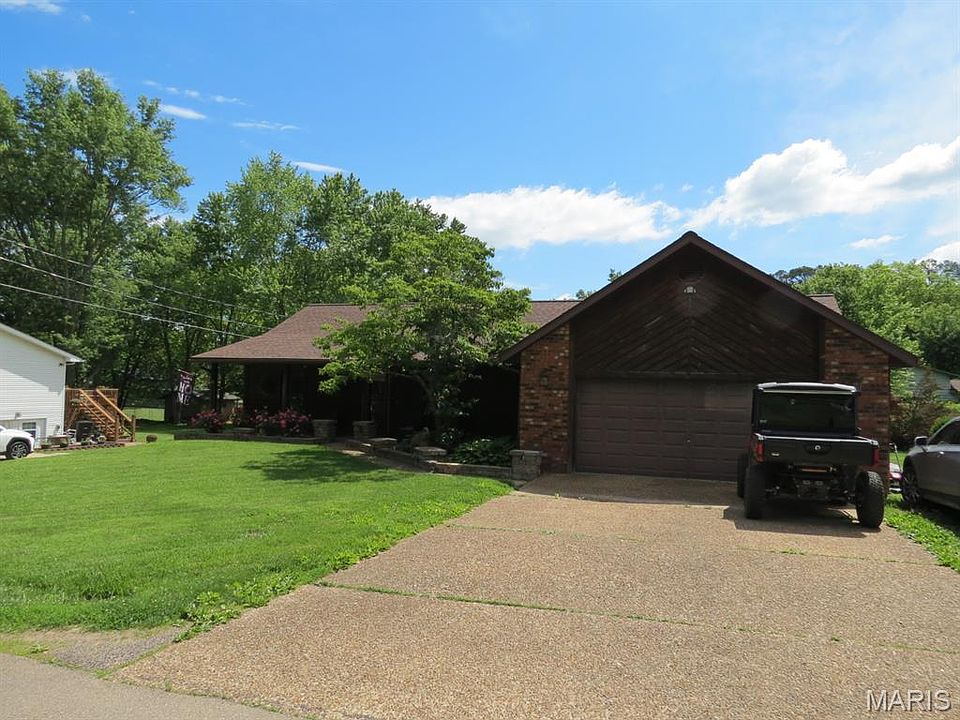 1st image of 112 Riverside Dr