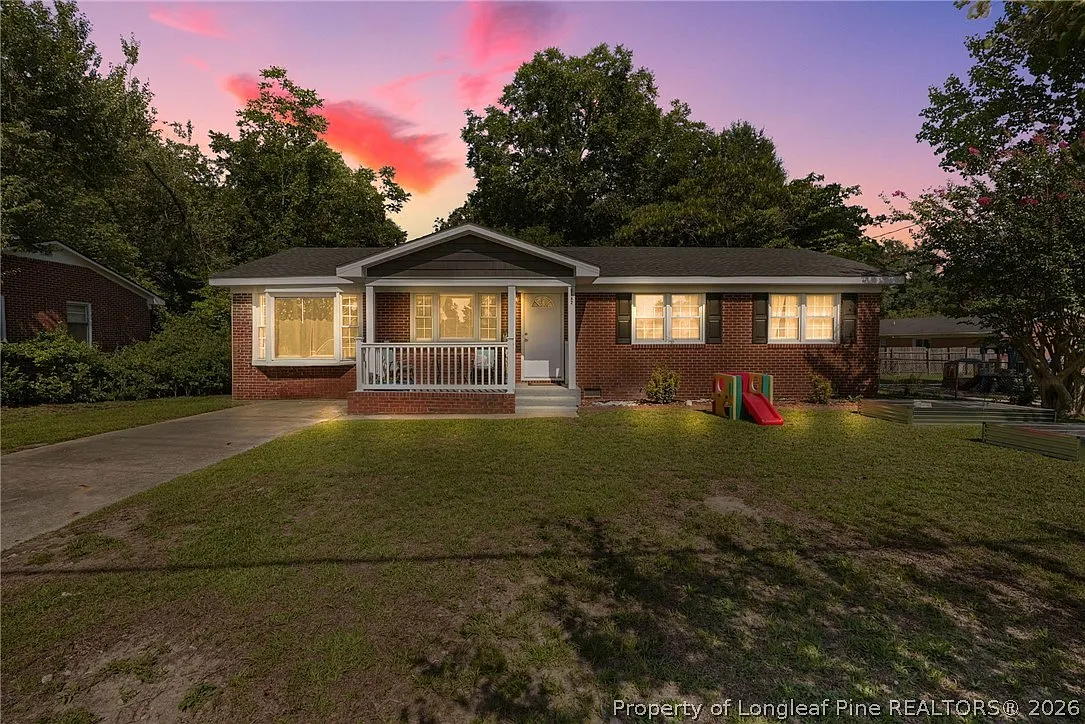 3 bed, 2.0 bath, 1875 sqft, $1,800 — Photo 1