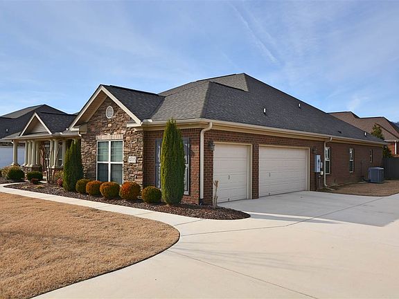 3rd image of 4705 Old Maple Ct SE