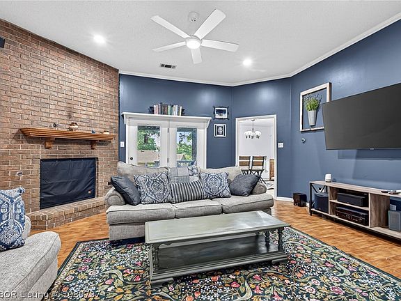 3rd image of 3509 Glen Flora Way
