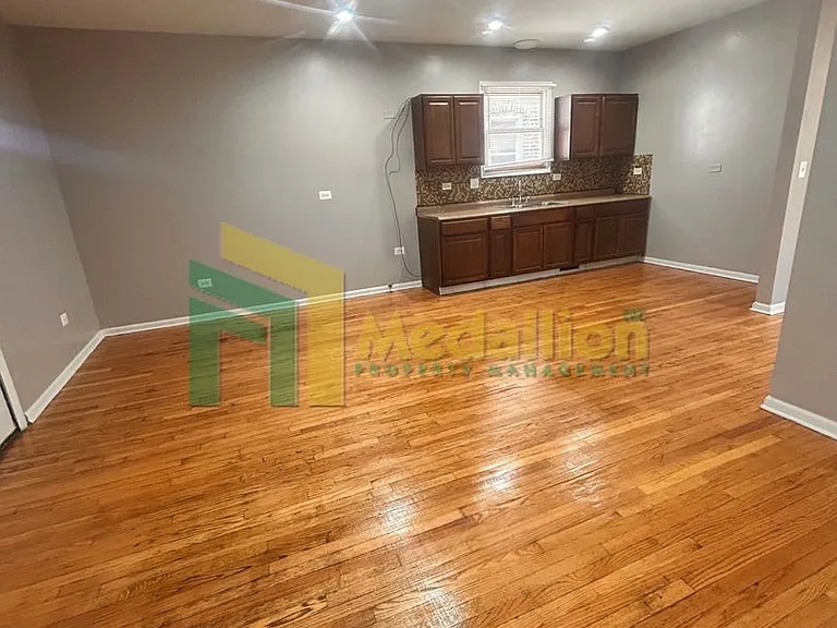 5954 S Maplewood Ave — Photo 12