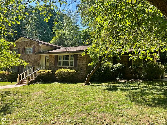 2nd image of 400 Briarcliff Ln