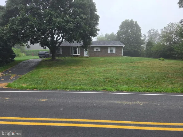 4942 W Elizabethtown Rd, Manheim, PA 17545