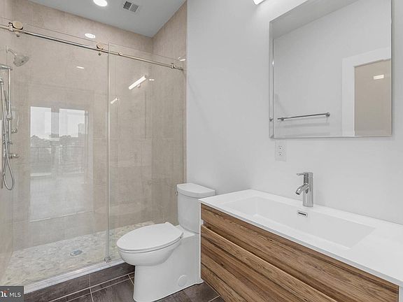 4th image of 950 N 2nd St Unit 5C