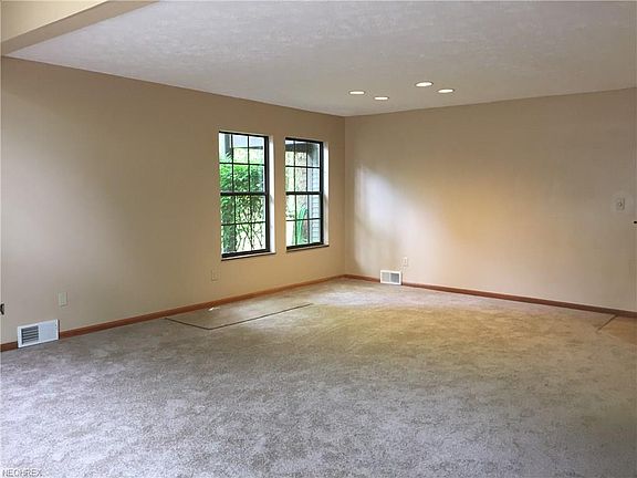 3rd image of 1313 Redtail Hawk Dr #4