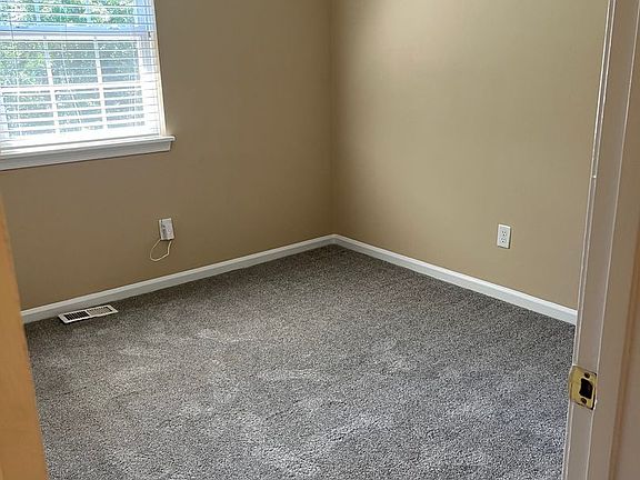 3rd image of 1616 Skiffes Creek Cir