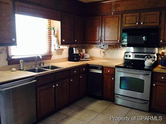 4th image of 204 Joseph St