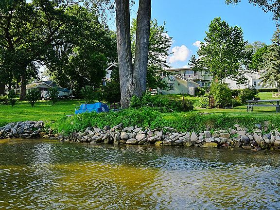 2nd image of 15 Lakeview Dr