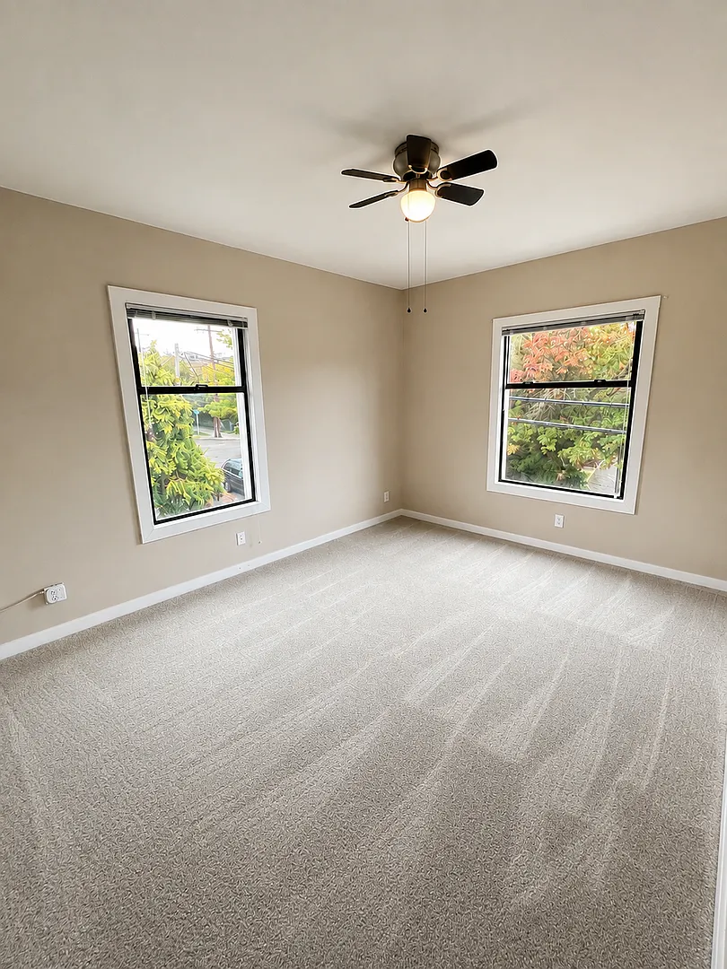 Century Apartments — Photo 2