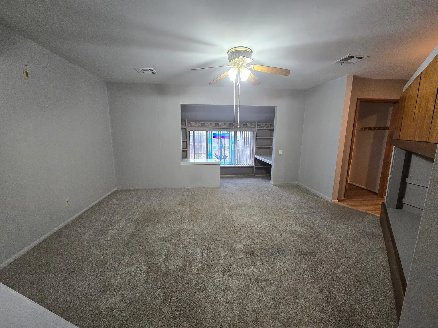 2 bed, 1727 sqft, $1,085 — Photo 3