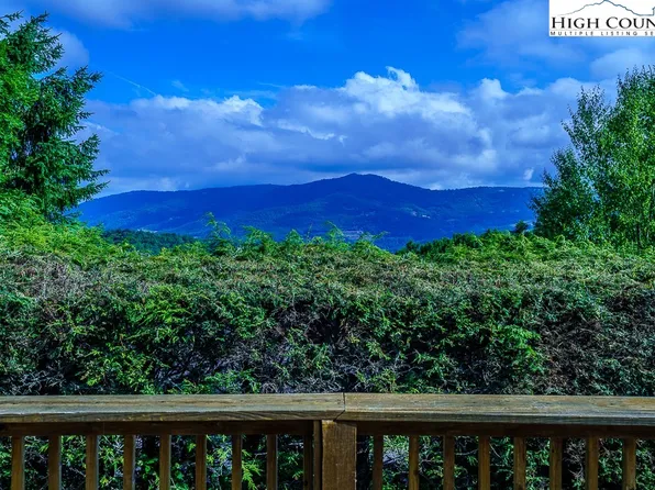 251 Crestview Lane, Sugar Mountain, NC 28646