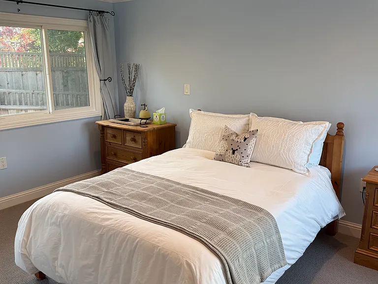 Queen bedroom