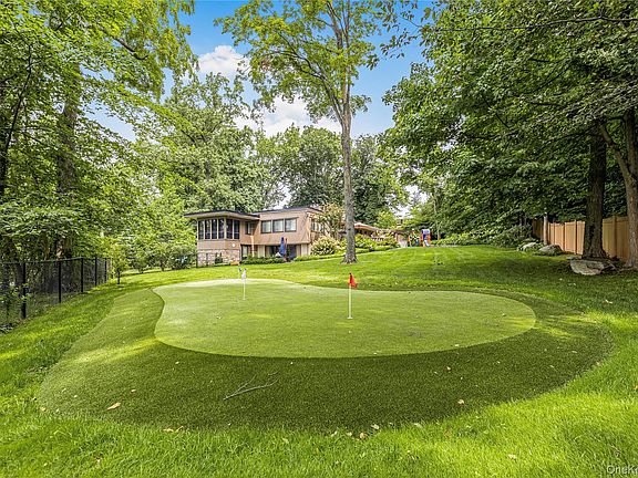 3rd image of 178 Wilmot Road