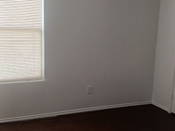 5th image of 309 S Texas St