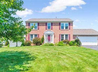 1257 Barnstaple Dr, South Park, PA