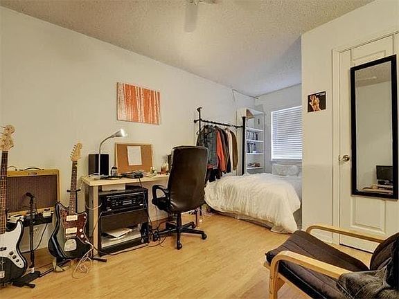 4th image of 4520 Speedway APT B