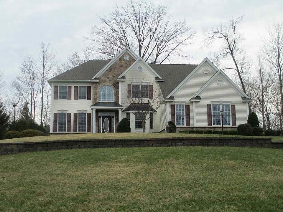 1st image of 8 Eleanor Ct