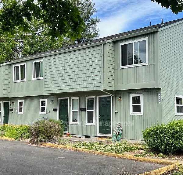3201 SE Wake St #1 — Photo 1