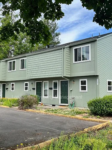 3201 SE Wake St #1 Photo 1