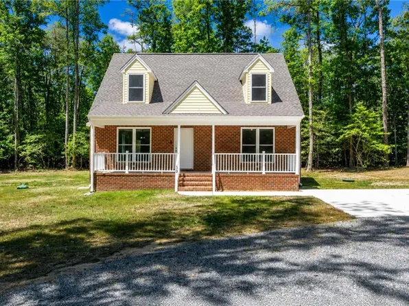 30 Landing Reach Ct, Hartfield, VA 23071