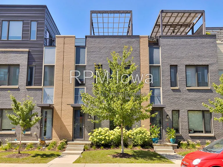 244 E Center St — Photo 1