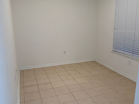 Dining room/Den/Home office
