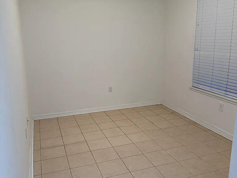 Dining room/Den/Home office