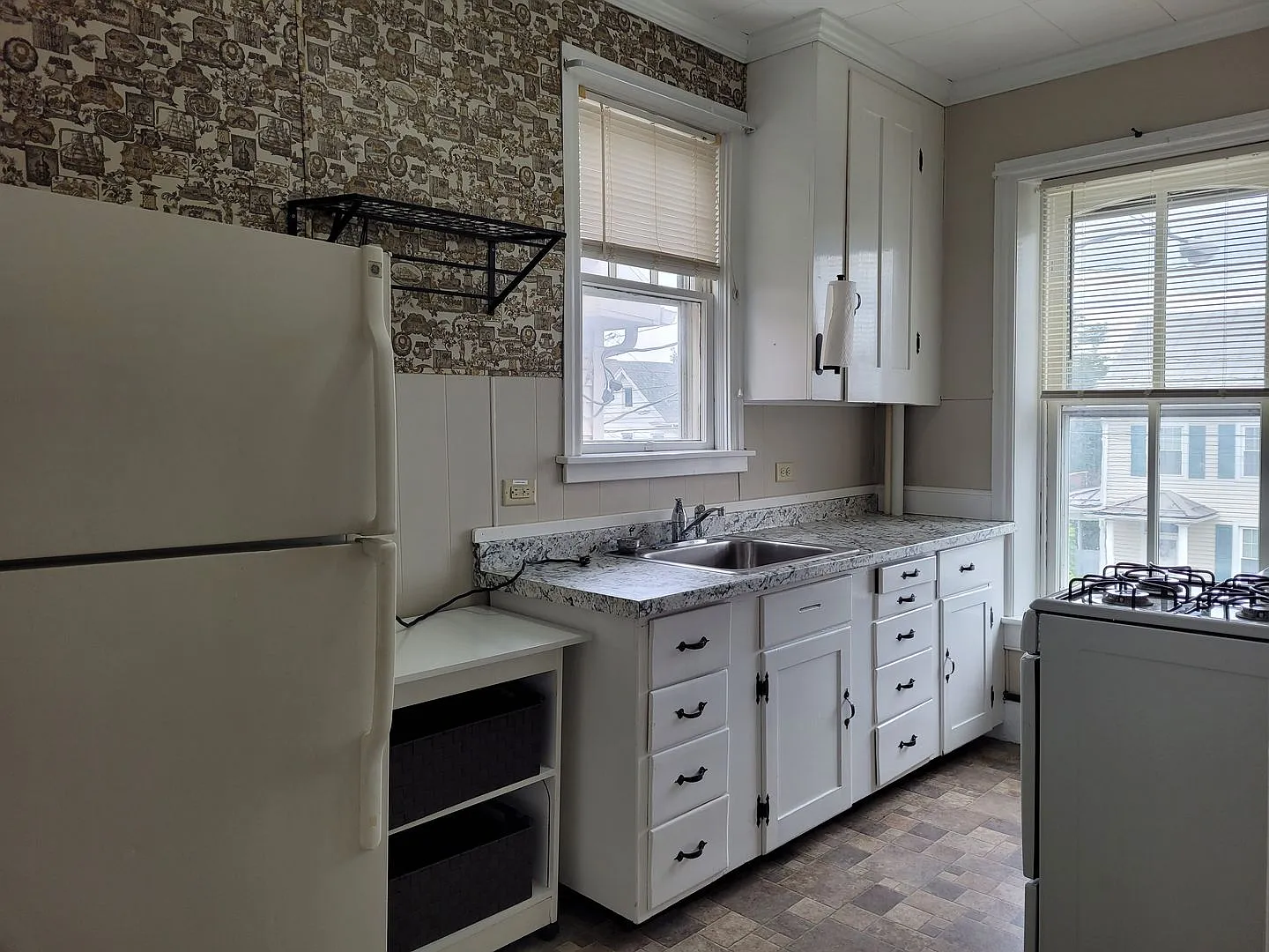 232 E King St — Photo 2