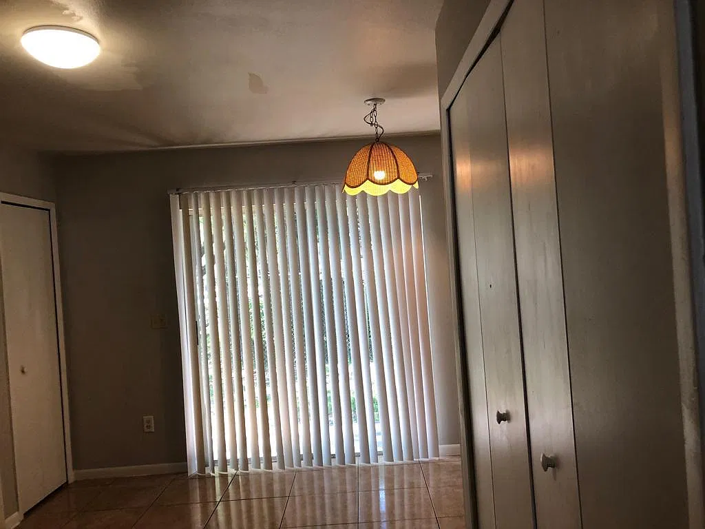 2 bed, 1.5 bath, 1050 sqft, $1,300 — Photo 4