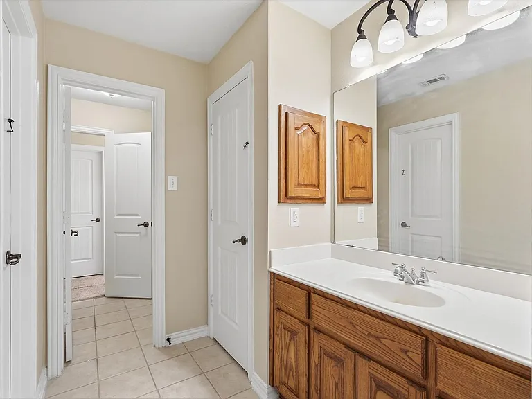 6716 Prairie Flower Trl — Photo 17