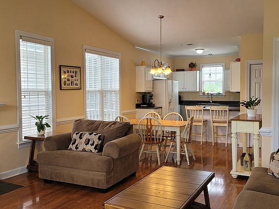 4th image of 2277 Blue Heron Drive