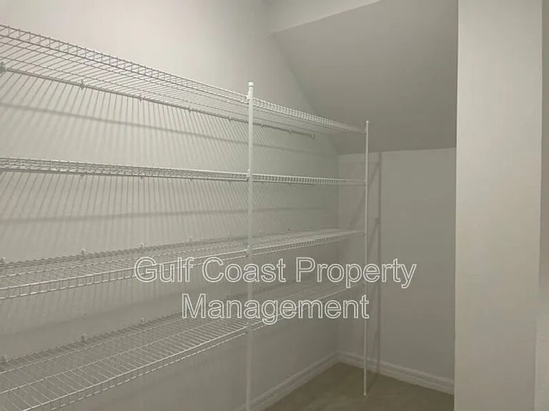 1908 Swivel Ln — Photo 11