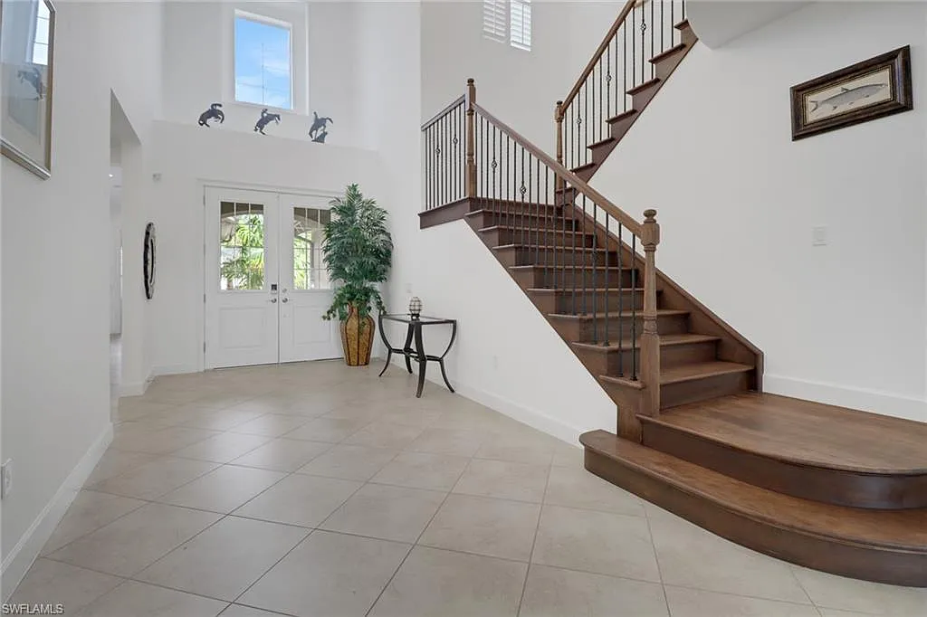 4 bed, 5.5 bath, 4327 sqft, $15,500 — Photo 4