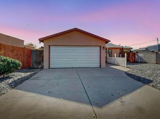 930 Alta Monte Ave NW, Albuquerque, NM 87107