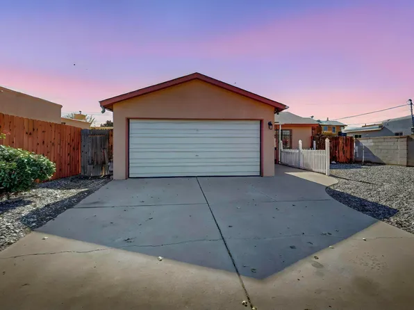 930 Alta Monte Ave NW, Albuquerque, NM 87107