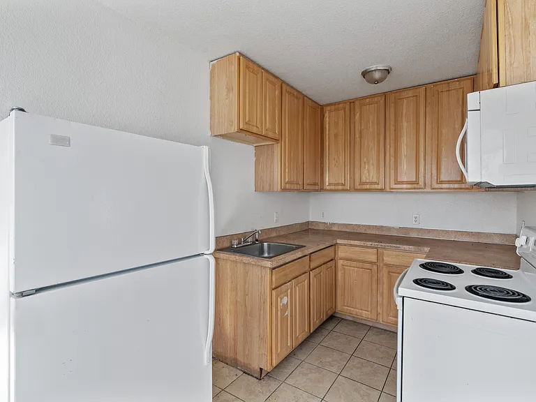 201 N F St #4 — Photo 7