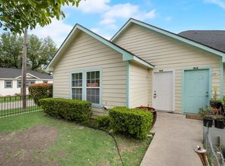 925 Mount Auburn Ave, Dallas, TX 75223