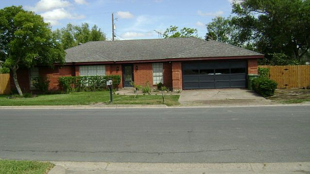1st image of 64 Carlton Dr