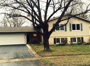 6720 Wainwright Dr, Woodridge, IL 60517