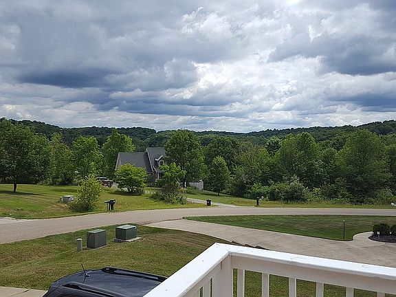 2nd image of 294 Glenridge Cir