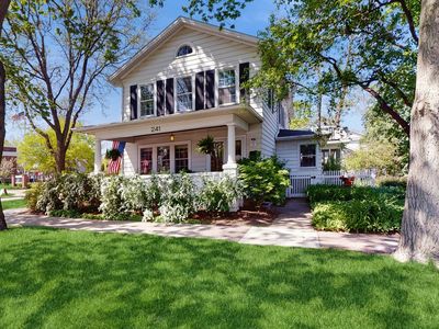 241 W Van Buren Ave, Naperville, IL, 60540