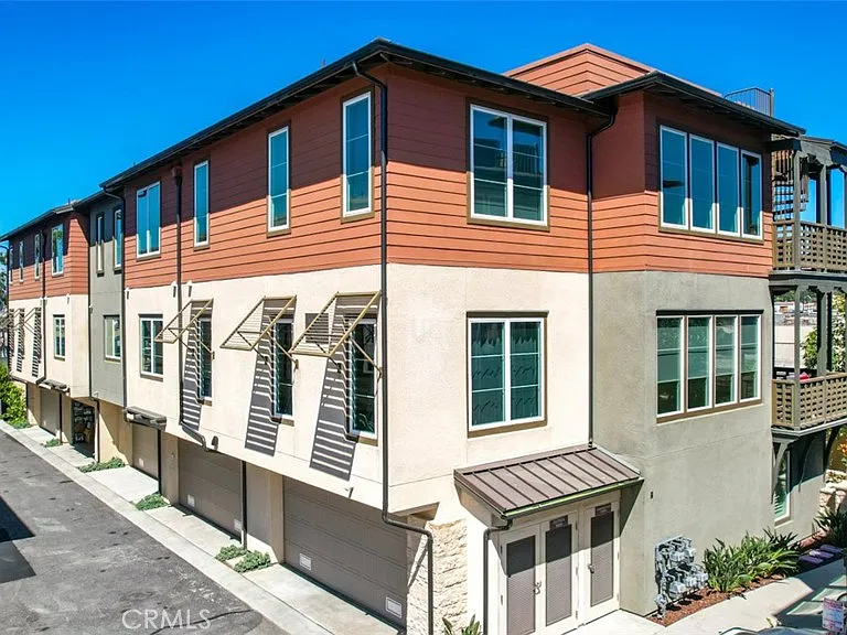 1207 Doheny Way — Photo 44