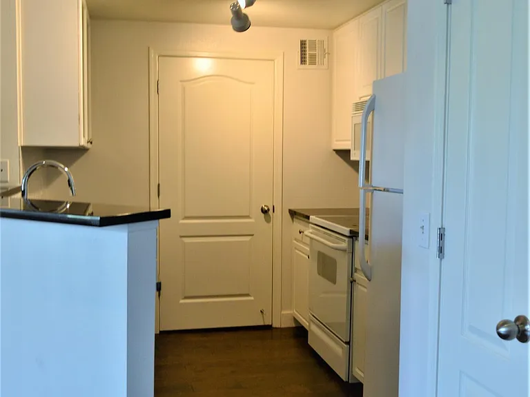 1701 E Colter St #471 — Photo 4
