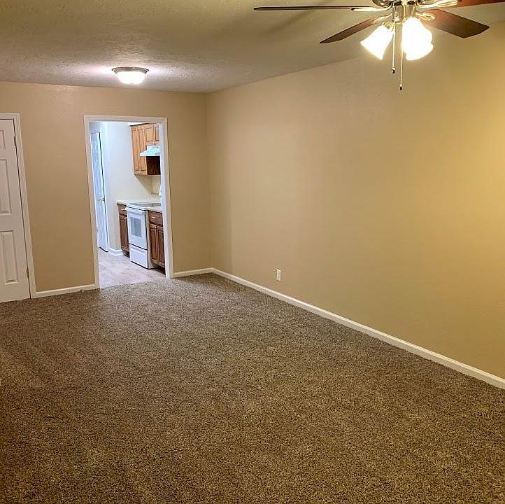 1st image of 910 N Park St APT 958