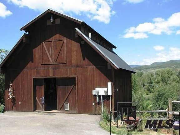 2nd image of 49970 Moon Hill Ln