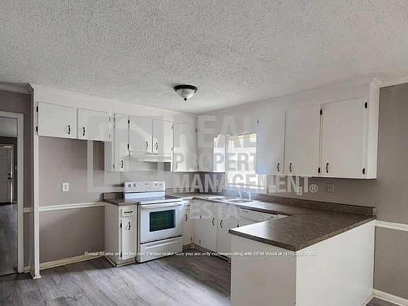 5th image of 160 N Springs Ct