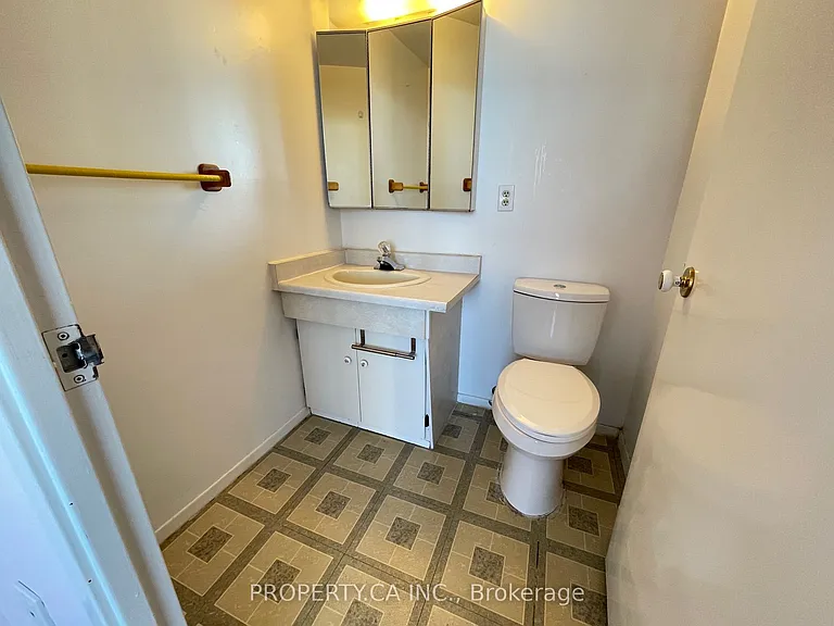 2050 Bridletowne Cir #1904 — Photo 8