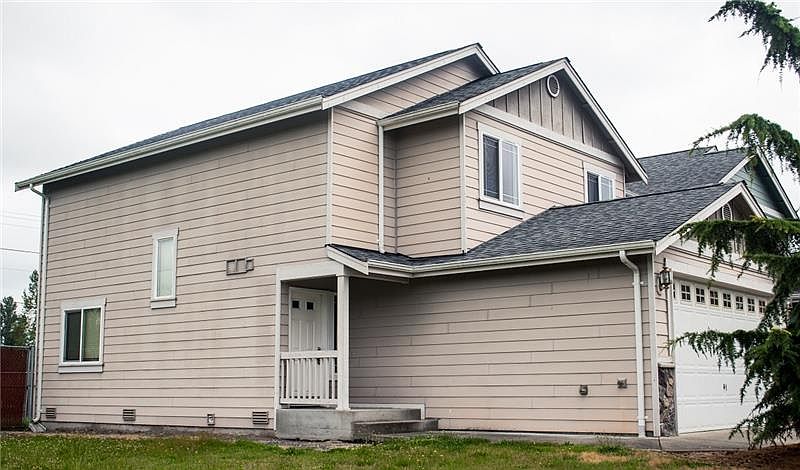 1st image of 13924 19th Ave NE #B